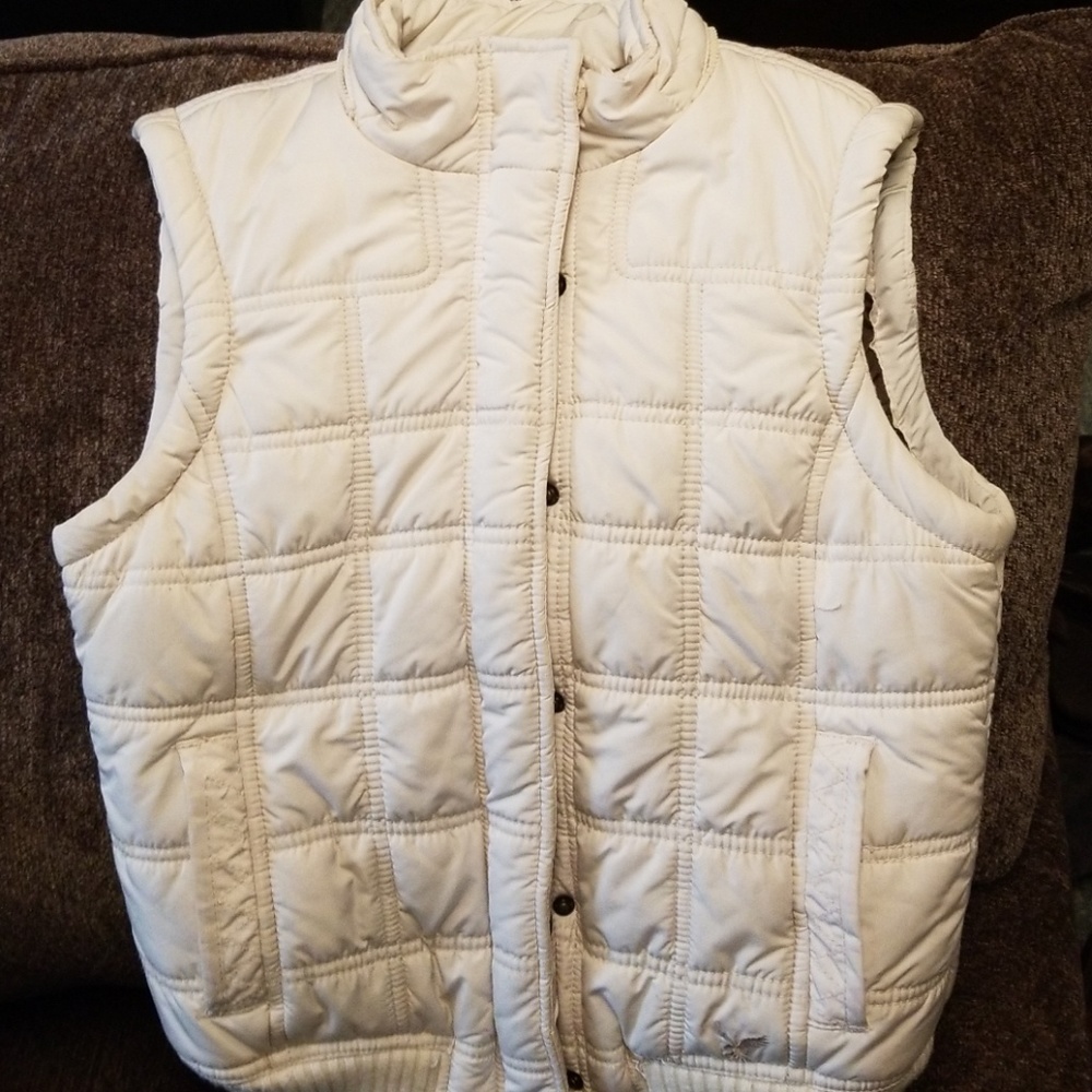 American Eagle Puff Vest
